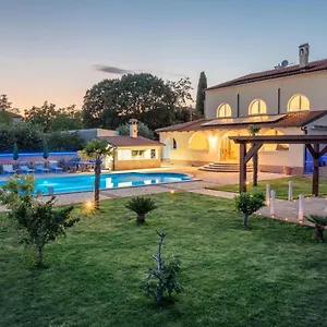 Via Flavia With Common Pool Gasthof Labinci